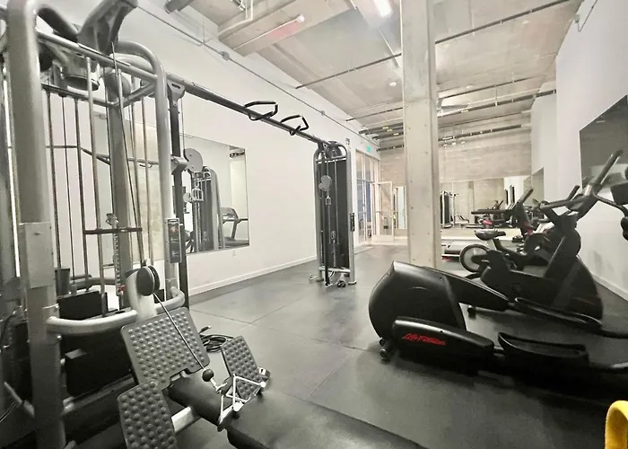 Luxe Corner Penthouse 1Br Condo On Sunset